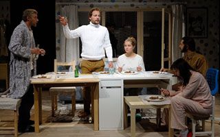 Ibsenovo rodinné drama v Komorní scéně Aréně