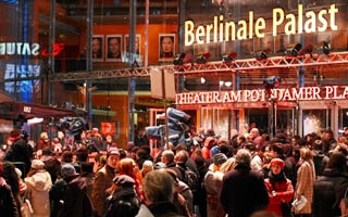 Berlinale: Filmy, blešáky a žádný currywurst