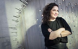 Julie Bergmann: Šperk jako malá socha mezi tělem, objektem a ideou